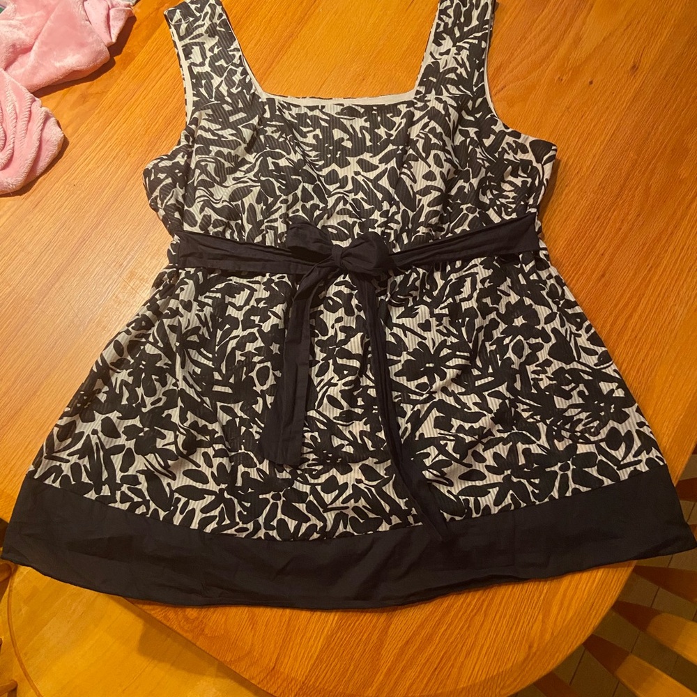 Stylish black and white cotton women’s tank